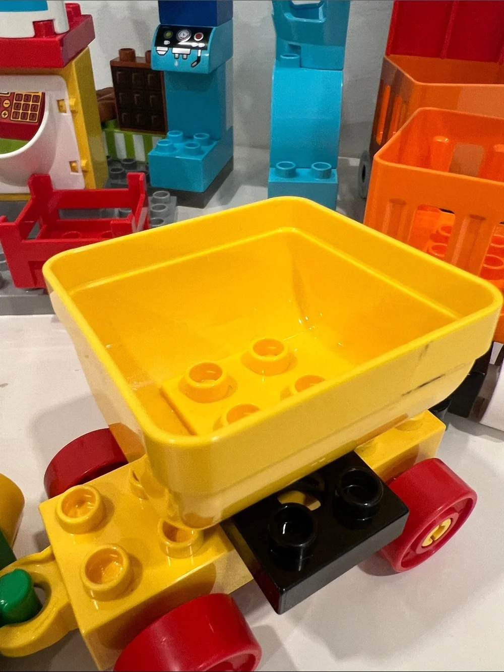 LEGO DUPLO Construction Train Loading station - toddler toy